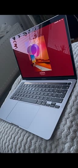 MacBook Pro M1 - 98 % batteri, endast 114 cykler