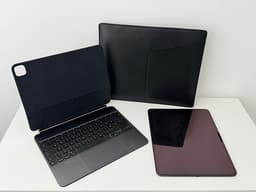 iPad Pro 13” M4 (2025) – 100% Batterihälsa | Magic Keyboard | Äkta läderfodral