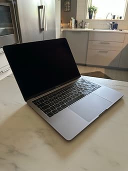 MacBook Pro 2019 – i7, 16 GB RAM, 512 GB SSD – Mycket bra skick