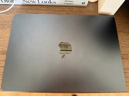 MacBook Air M2 (2022) – 13,6”