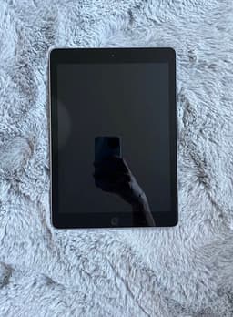 Apple iPad surfplatta 128 GB silver 2018 9,7