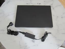 Dell Vostro 3558, i5, 8 GB RAM, Windows 11 Pro, defekt