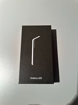 Samsung Galaxy S25 smartphone 128 GB