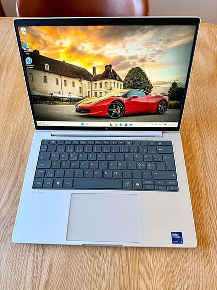 HP EliteBook 8 16"