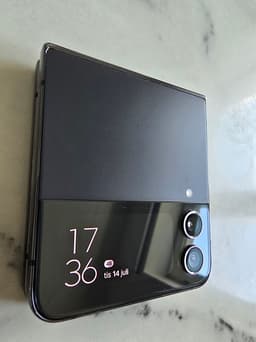 Samsung Galaxy Flip 4