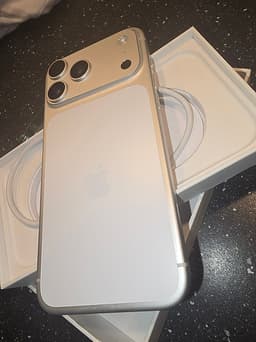 Iphone 17 pro max i absolut nyskick.