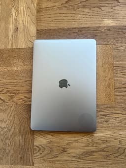 MacBook Air 13” Retina 2019 – i5, 8 GB RAM, 256 GB SSD