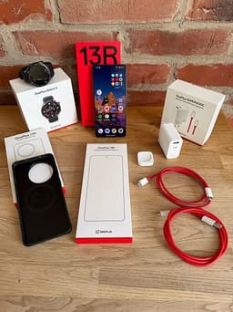 OnePlus 13R & OnePlus Watch 3