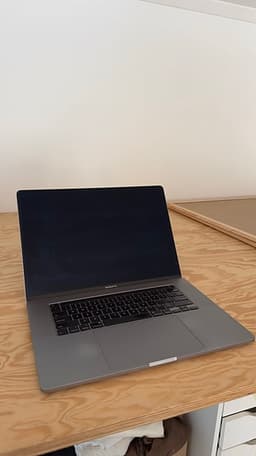 Apple MacBook bärbar dator laptop 16 tum space gray