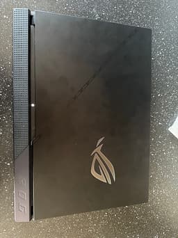 Asus ROG gaminglaptop 15 tum svart med kylplatta