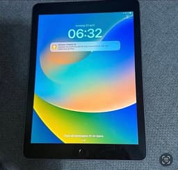 iPad 5 generation 128 GB fint olåst