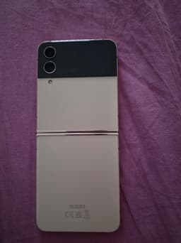 Samsung galaxy flip 4