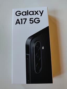 Samsung Galaxy A17 5G, ny oöppnad (Svart, 4 GB/128 GB) med kvitto