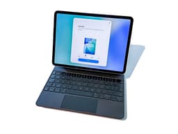 iPad Pro 11 tum (1:a gen), 256 GB, med Magic Keyboard