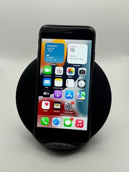 iPhone 7 // 99% batterihälsa / Olåst