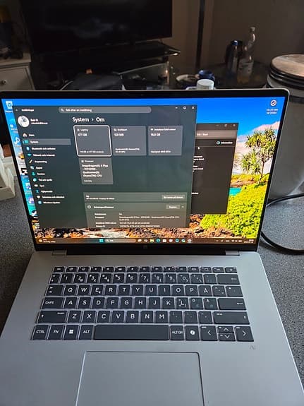 HP OmniBook 16"