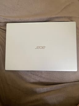 Acer Aspire 3 säljes som reparationsobjekt