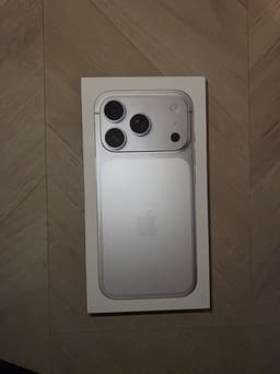 iPhone 17 PRO 256 GB silver