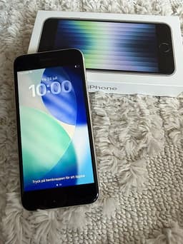 Apple iPhone SE (2-3 gen) 64 GB vit