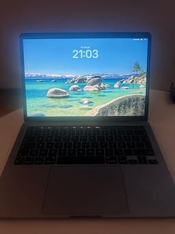 MacBook Pro 13” M2 (2022) – 8 GB RAM / 256 GB SSD
