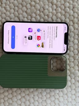 iPhone 14 128 GB Midnight | 83%batterihälsa | 2 Nudient-skal + extra skärmskydd