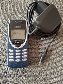 Nokia 8210