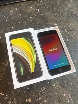 Apple iPhone SE 64 GB svart