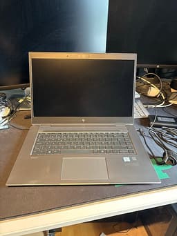 HP ZBook Studio G5 / i7-8750H / 16GB RAM / 512GB SSD / Quadro P1000