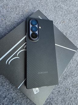 Samsung Galaxy Z Fold 7 (512GB) i absolut nyskick - Laddad exakt 21 ggr!