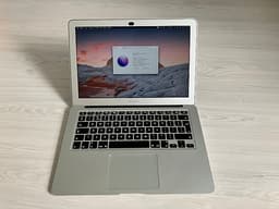MacBook Air 13" från 2017 med internationellt tangentbord