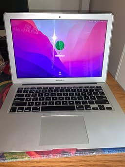Macbook Air (13 inch 2017)