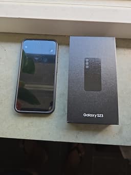 Samsung Galaxy S23 mobil 128 GB svart