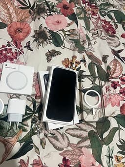 Apple iPhone 15 Pro 128 GB svart