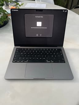 Apple MacBook Pro 14" laptop M1 Pro space gray