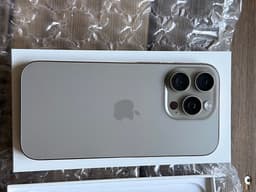 Apple iPhone 16 Pro 256 GB Naturlig Titan