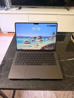 MacBook Pro M5