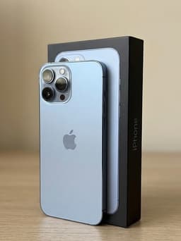 iPhone 13 Pro Max 512GB Sierra Blue – Toppskick & massa tillbehör!
