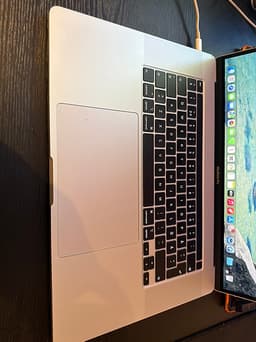 MacBook Pro 16” i7 2,6 GHz (2019) – 512 GB SSD
