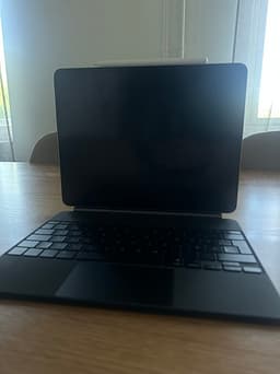 iPad Air 13 (M2) med tillbehör