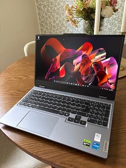 Gaming Laptop Lenovo LOQ 15IAX9