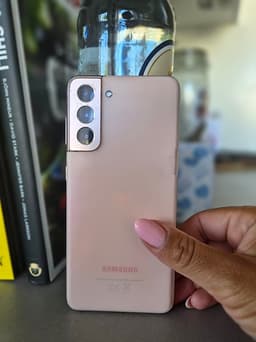 Samsung Galaxy S21 smartphone rosa