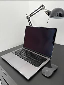 AMacBook Pro 14" M1 2021