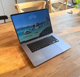 Apple MacBook Pro 16"