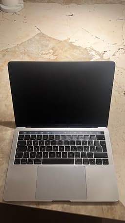 Apple MacBook Pro 13” (2019) i Space Gray färg