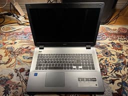 Acer Aspire E17 17,3" laptop silver
