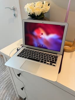 MacBook Air 13.3 tums