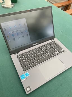 Asus Chromebook PLUS laptop 14 tum silver