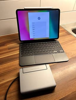iPad Pro 11 tum M4 med Magic Keyboard och Apple Pencil 2