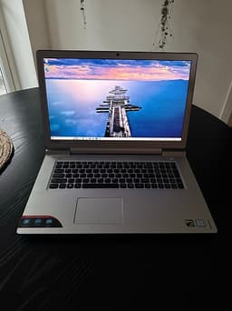 Lenovo IdeaPad 700-17ISK 17,3” – i5 / GTX 950M 4 GB / 8 GB RAM / 256 GB SSD