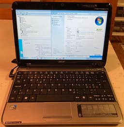 Windows 7.Acer. 11,6 tum. Bra batteri. Office+Laddare.Till enklare uppgifter.